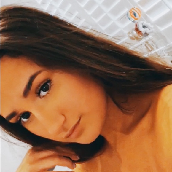 Meet your Posher, Hannah - Picture 1 of 1